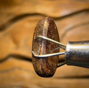 2.63cts - Queensland Boulder Seam Opal from Winton With Red