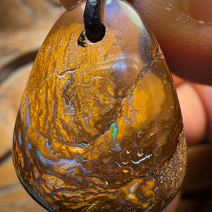 🔨 AUCTION 🔨 No Reserve 27 x 22mm - Drilled Tribal Queensland Boulder Opal Necklace