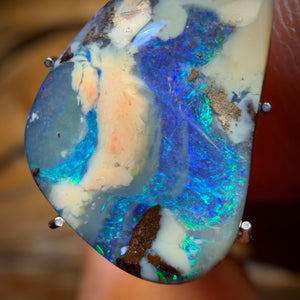 Wild Card! 6.8cts - Ice Drift Australian Boulder Seam Opal from Winton