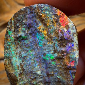 103.3cts - Dremel Dream Queensland Boulder Seam Opal Rough Piece. Natural Split
