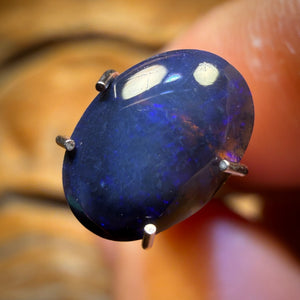 Bargain Card! 1.1cts - Black Opal from Lightning Ridge