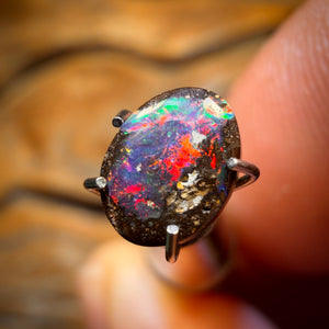 🔨 AUCTION 🔨 Reserve 💎 High Roller Banger Auction 💎 Top Red 0.95cts - Queensland Boulder Seam Opal from Winton