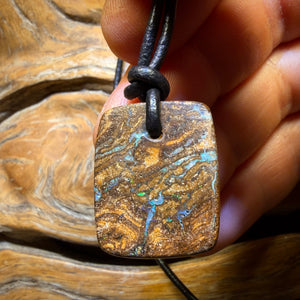25 x 21 mm – Gebohrte Queensland Boulder Opal Halskette