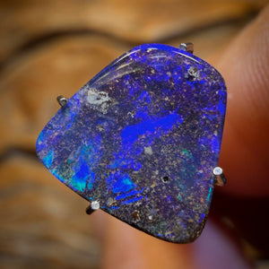 1.9cts - Queensland Boulder Seam Opal. Australian Opal