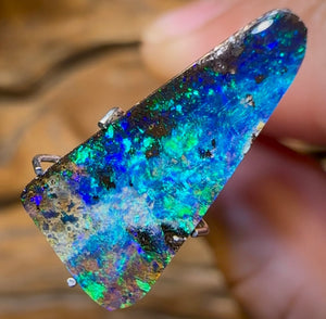 3.4cts - Queensland Boulder Opal from Winton. Reef Pattern - Opal Whisperers