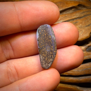 Bargain Card! 12.9cts - Queensland Boulder Seam Opal