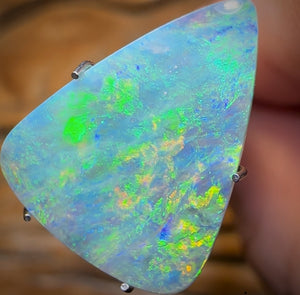 2.6cts - Rare South Australian Dark/ Semi Black Opal from Mintabie
