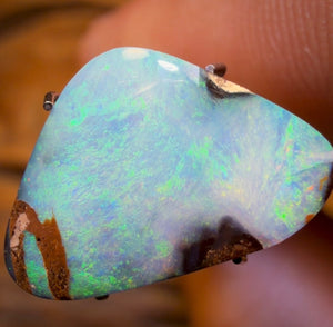 4.6cts - Queensland Boulder Seam Opal from Winton. Australian Opal