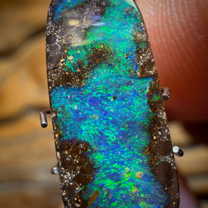 5,65 ct – Queensland Boulder Seam Opal. Riffmuster