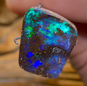 6.9cts - Queensland Boulder Seam Opal. Reef Pattern - Opal Whisperers