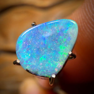 1.5cts - Ice Blue Queensland Boulder Seam Opal