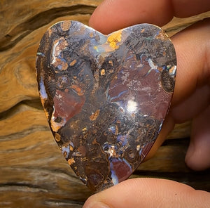 146.8cts - HEART SHAPED Australian Boulder Opal from Yowah