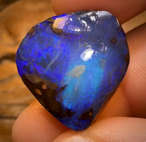 37.2cts - Queensland Boulder Seam Opal Rub