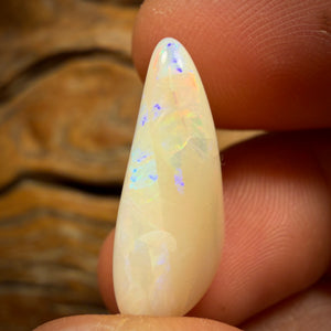 🔨 AUCTION 🔨 Reserve 💎 High Roller Banger Auction 💎 16.1cts - South Australian White Opal. Vintage Cut