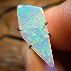🔨 AUCTION 🔨 No Reserve 0.85cts - South Australian Crystal Opal from Coober Pedy