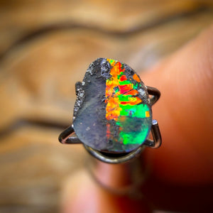 0.3cts - Queensland Boulder Seam Opal
