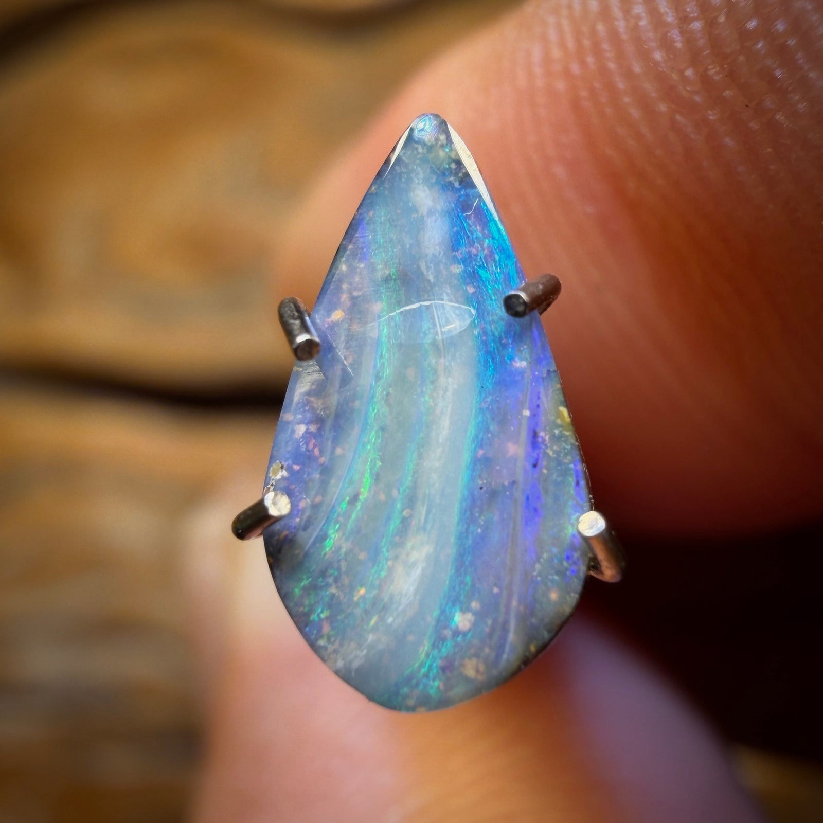0.6cts - Australian Boulder Seam Opal