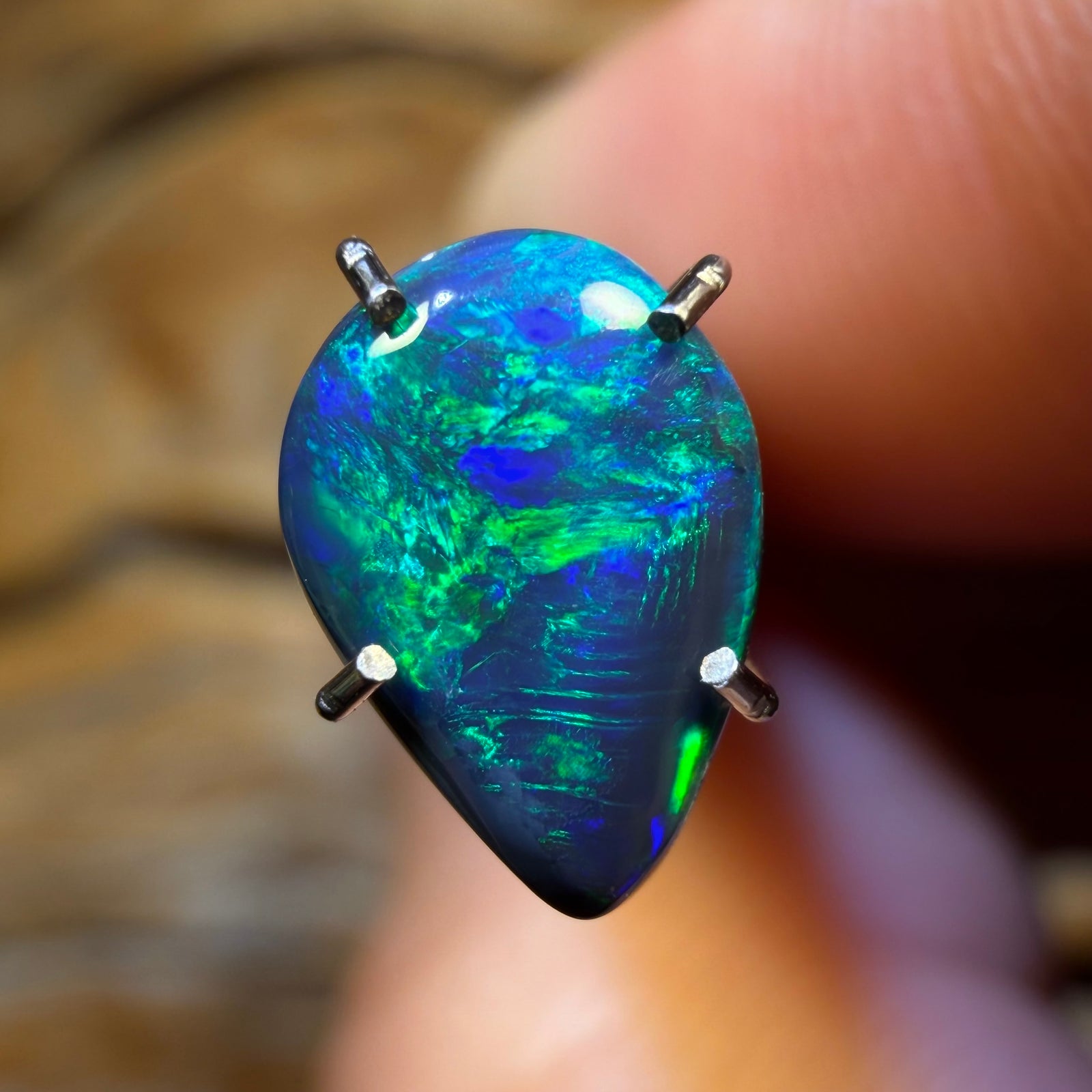 0.75cts -Lightning Ridge Black Opal