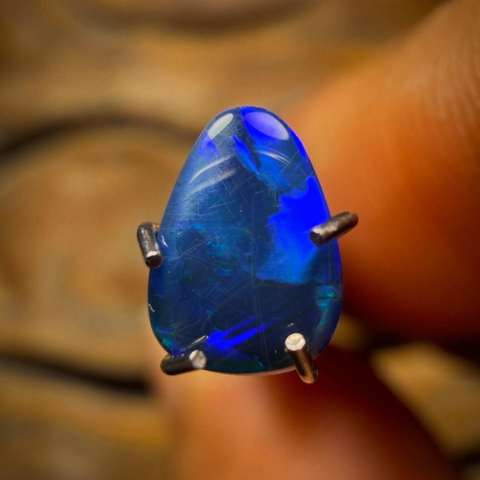 0.7cts - Australian Boulder Opal Doublet