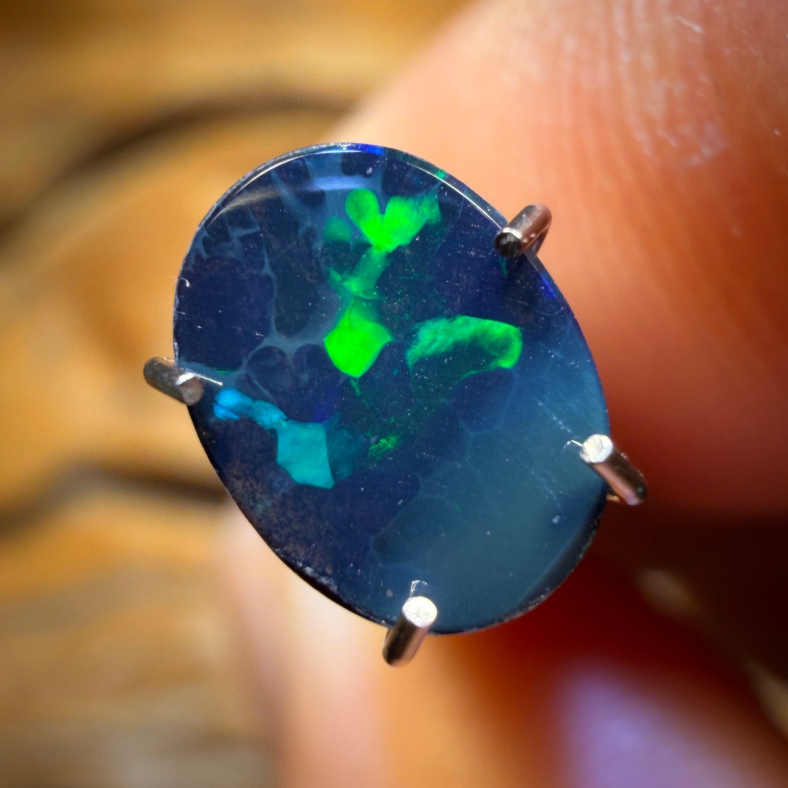 0.7cts - Lightning Ridge Opal Doublet