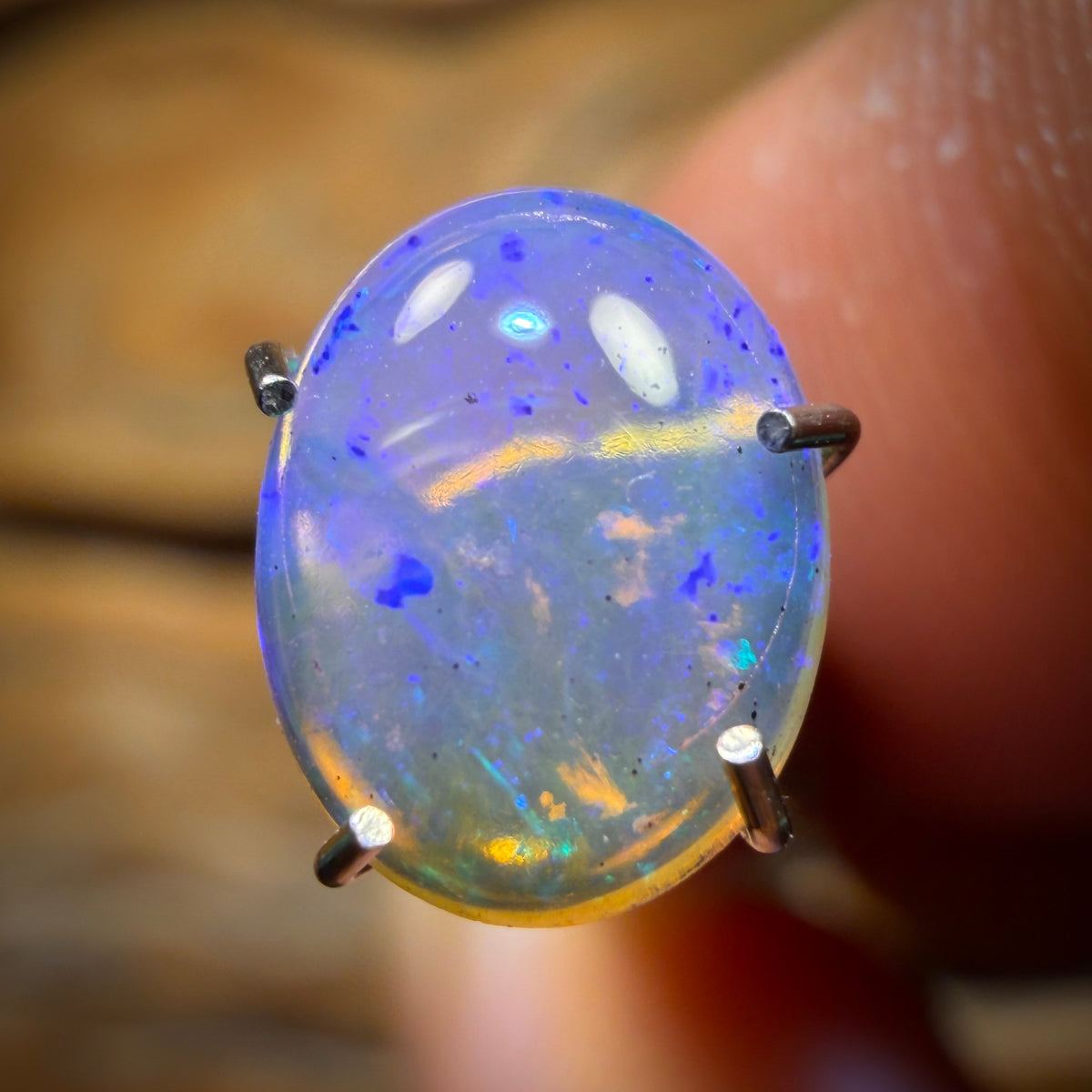 0.85cts - Lightning Ridge Crystal Opal