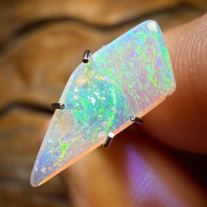 0.85cts - South Australian Crystal Opal from Coober Pedy