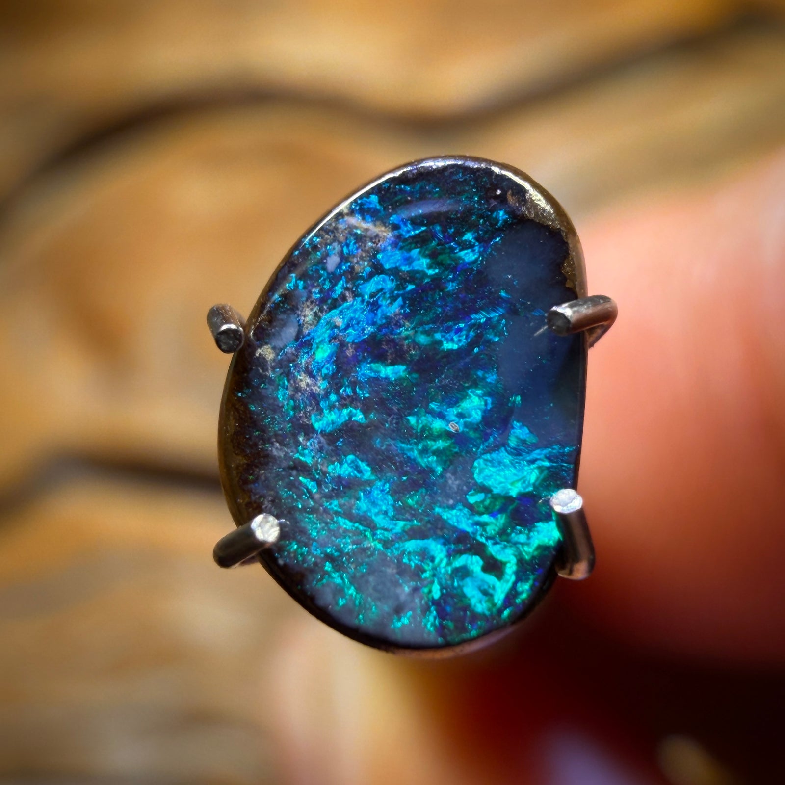 0.8cts - Queensland Boulder Seam Opal. Australian Opal