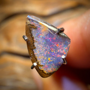 0.8cts - Queensland Boulder Seam Opal. Australian Opal