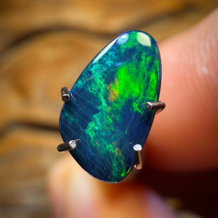 0.95cts - Lightning Ridge Opal Doublet