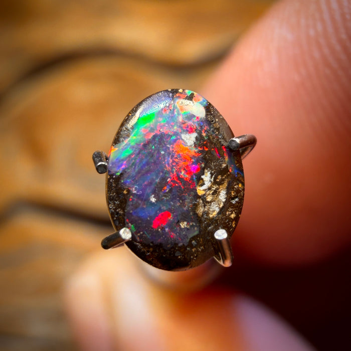 0.95cts - Queensland Boulder Seam Opal from Winton