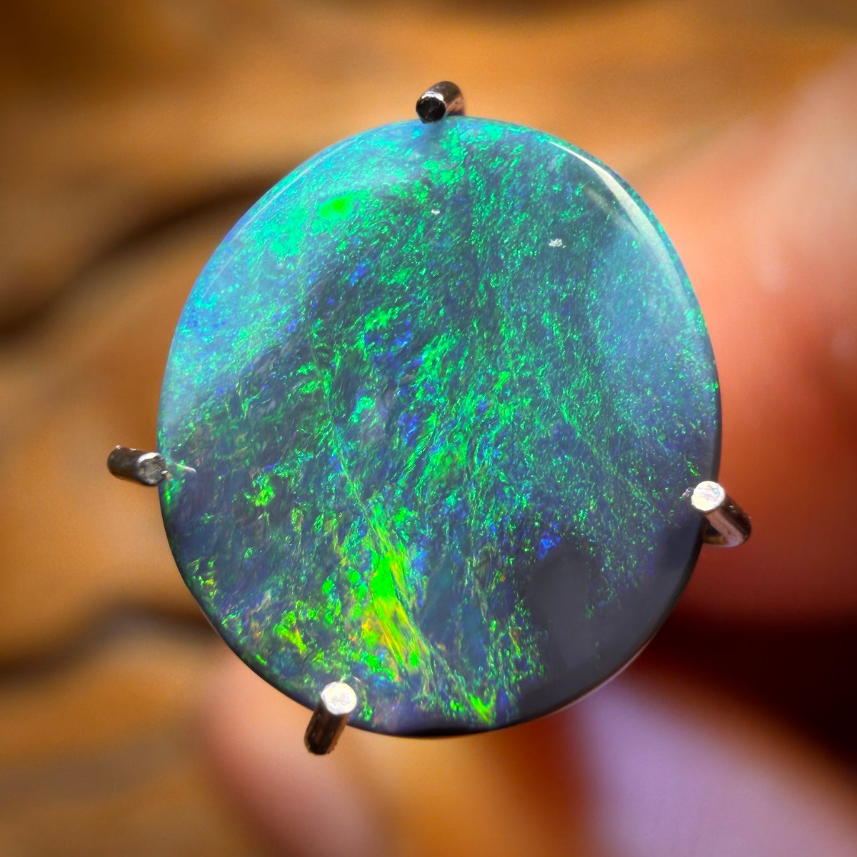 0.9cts - Black Opal from Lightning Ridge