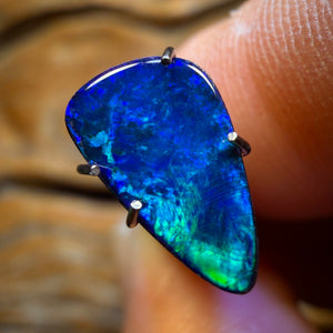 0.9cts - Lightning Ridge Opal Doublet