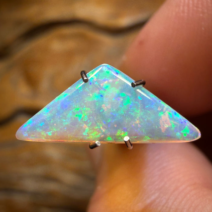 0.9cts - South Australian Crystal Opal from Coober Pedy