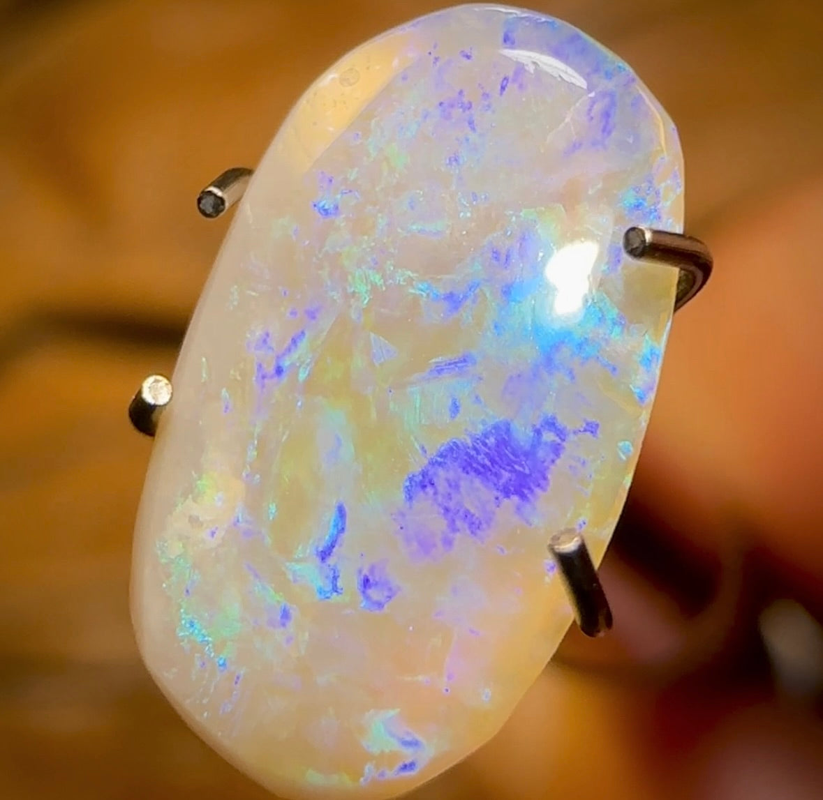 0.95cts - South Australian Semi Crystal Opal