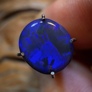 1.6cts - “Hand Print” Lightning Ridge Black Opal