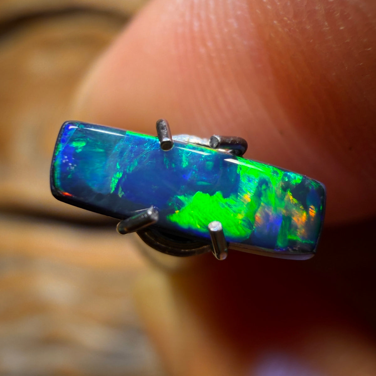 0.65cts - Lightning Ridge Opal Doublet