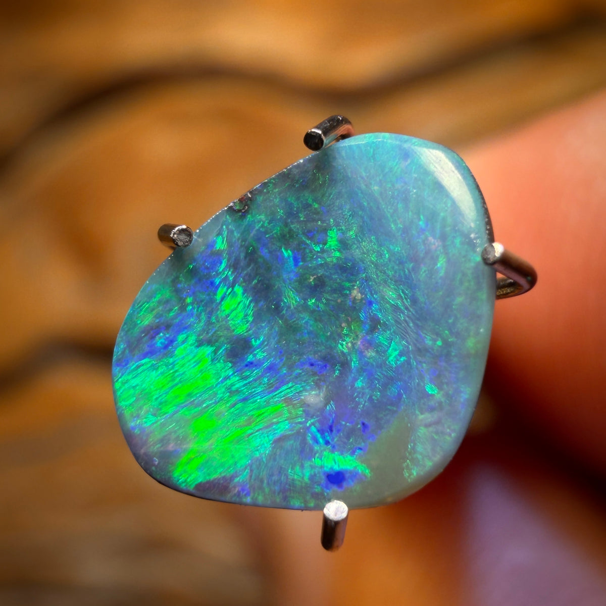 1.25cts - Queensland Boulder Seam Opal. Australian Opal
