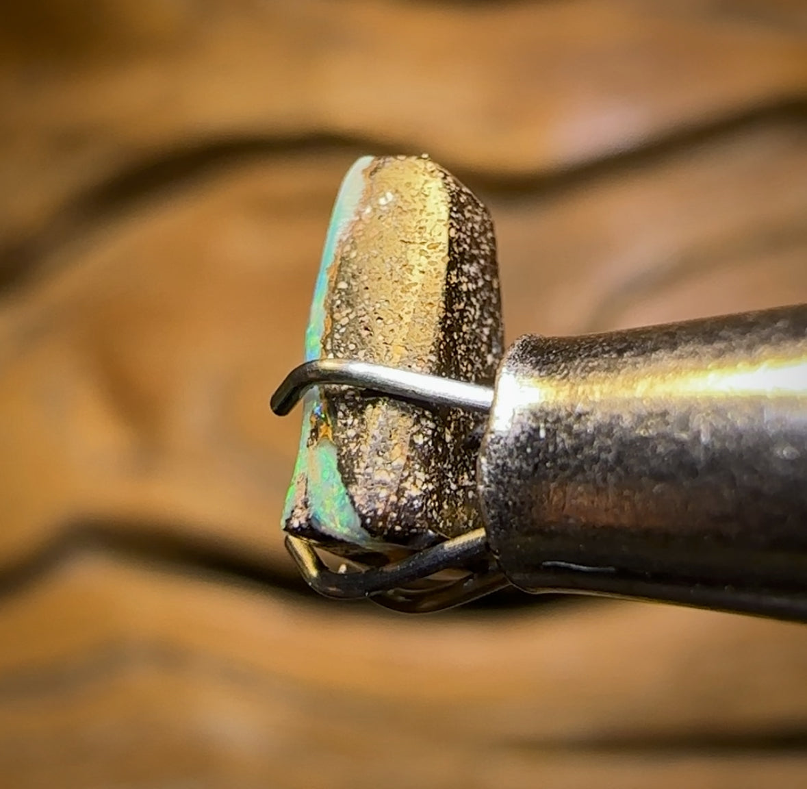 Auction Fall-Through = Your Gain! 🔥 Now More Than 50% Off RRP 🚨 0.91cts - Queensland Boulder Seam Opal from Winton