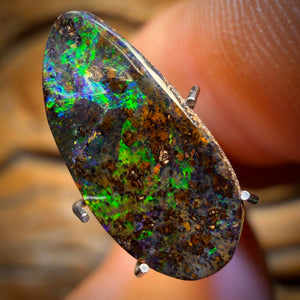2.8cts - Top Electric Rainbow Queensland Boulder Seam Opal