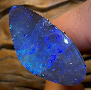 19,6 ct – Großer, massiver Edelstein-Opal aus der Boulder Seam-Formation in Queensland