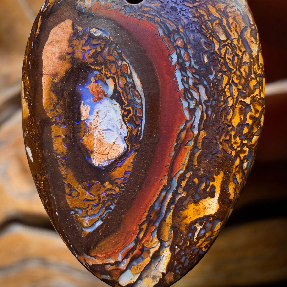 31 x 23 mm – Gebohrte Tribal Queensland Boulder Opal Halskette