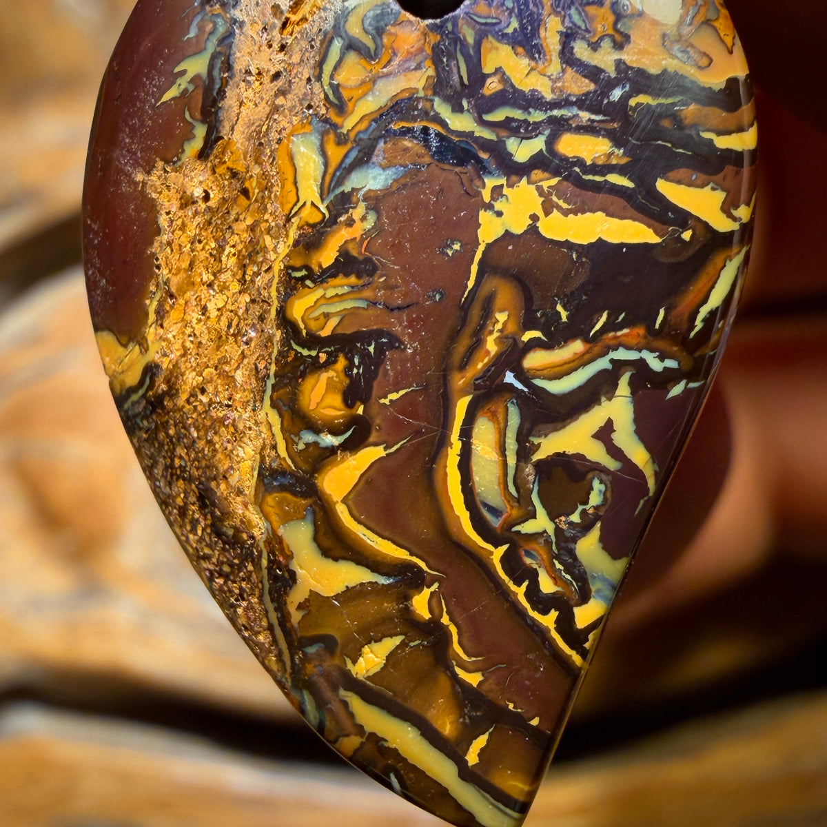 28 x 20 mm – Gebohrte Stammes-Queensland-Boulder-Opal-Halskette