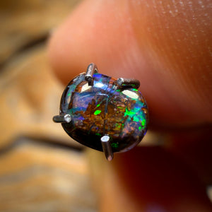 0.4 Karat - Australischer Boulder-Opal aus Yowah