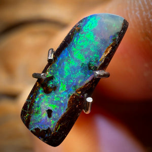 1.1cts - Queensland Boulder Seam Opal. Australian Opal