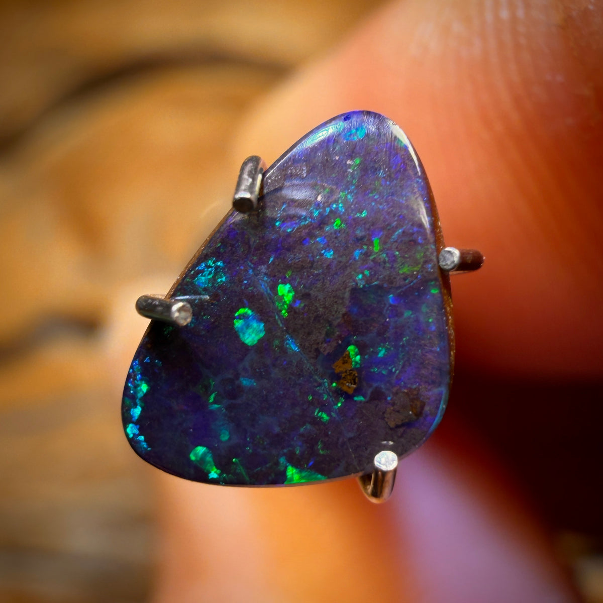 1.1cts - Queensland Boulder Seam Opal. Australian Opal