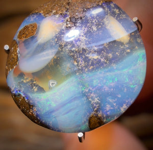 5.8cts - Queensland Boulder Seam Opal
