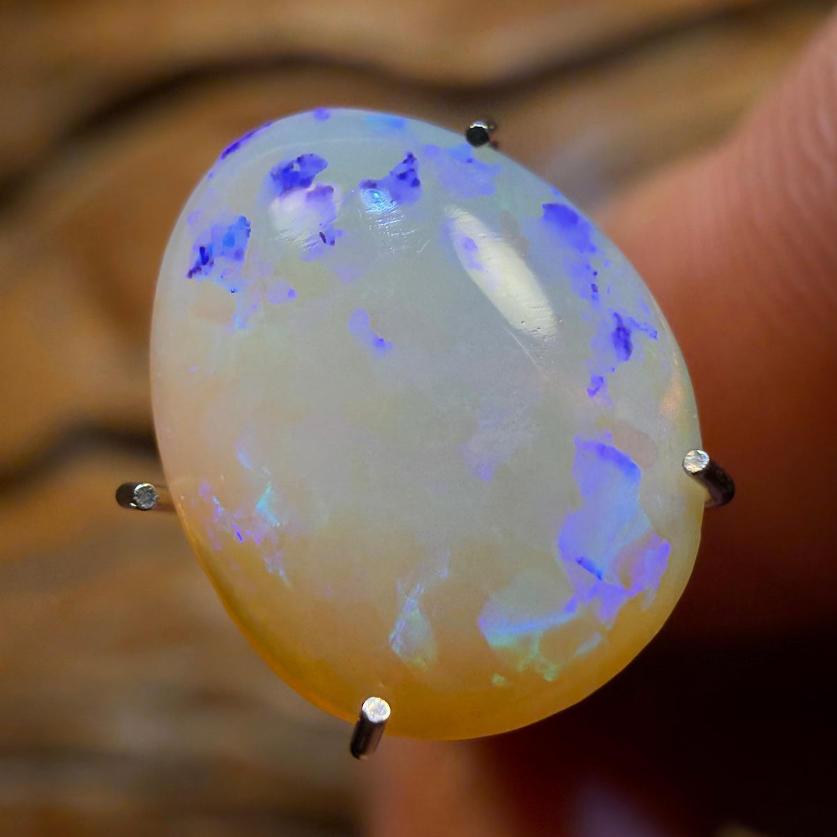 2.3cts - South Australian Light Opal