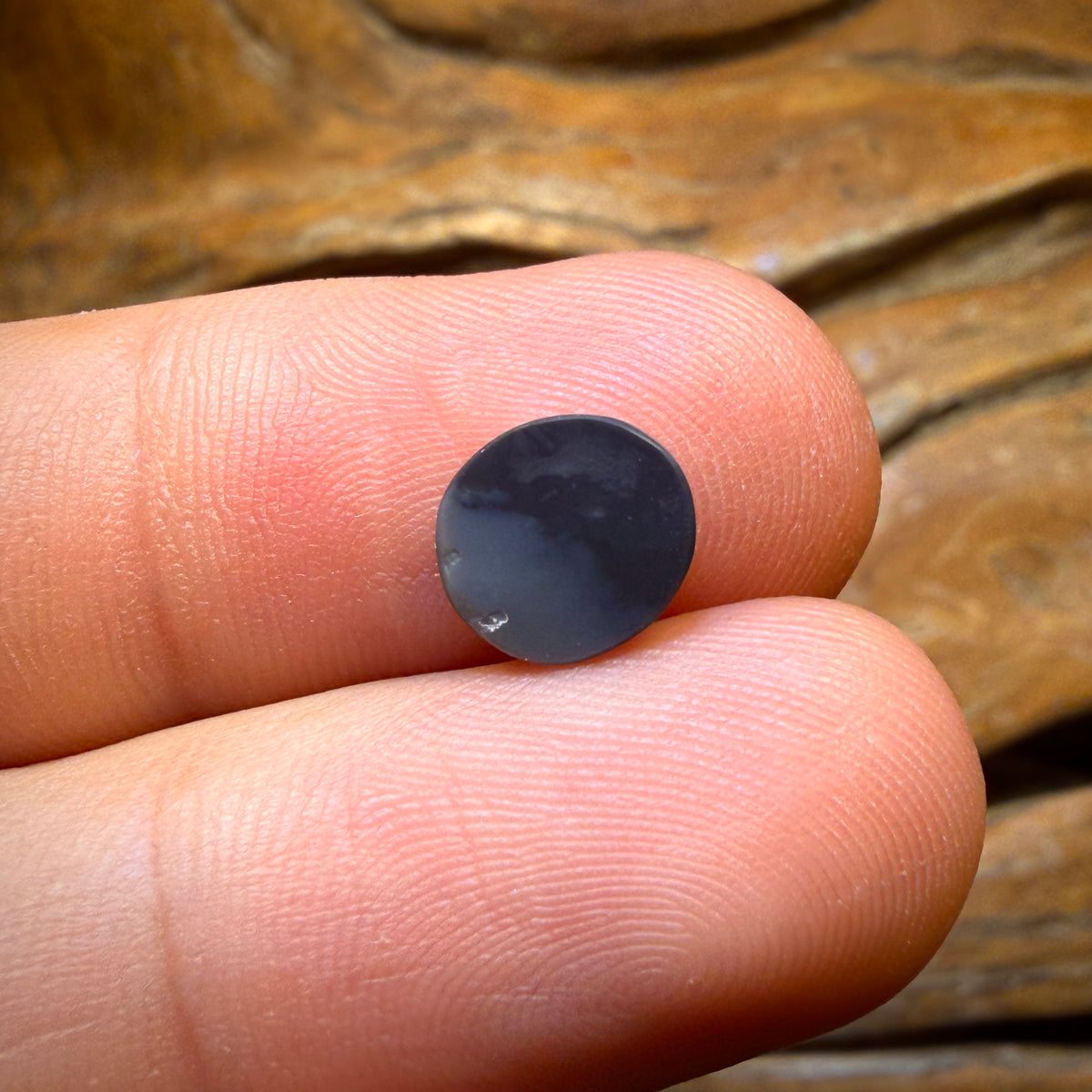 0.9cts - Black Opal from Lightning Ridge
