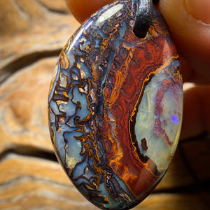 33 x 23 mm – Gebohrte Stammes-Queensland-Boulder-Opal-Halskette