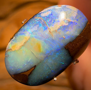 🔨 AUCTION 🔨 “Blue Beetle” 8.2cts - Australian Boulder Opal from Yowah